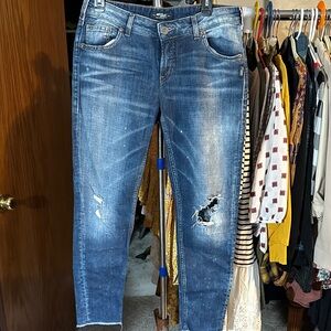 Silver Distressed Blue Jeans Midrise